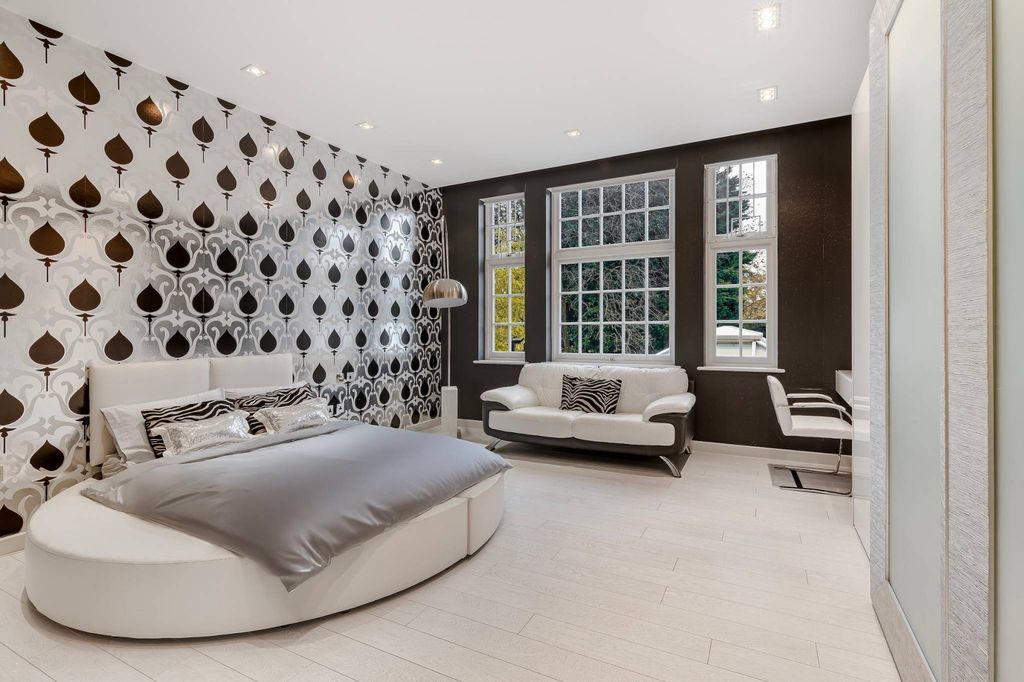 luxury detached house for sale in london england9.jpg